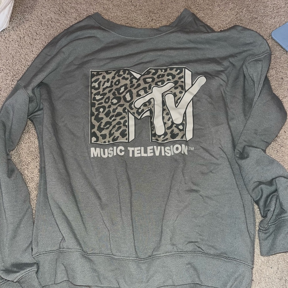 Target crewneck size small